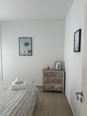 One bedroom apartment Costa da Caparica! 5min-walk to the beach, perfect for surfers and beach lovers